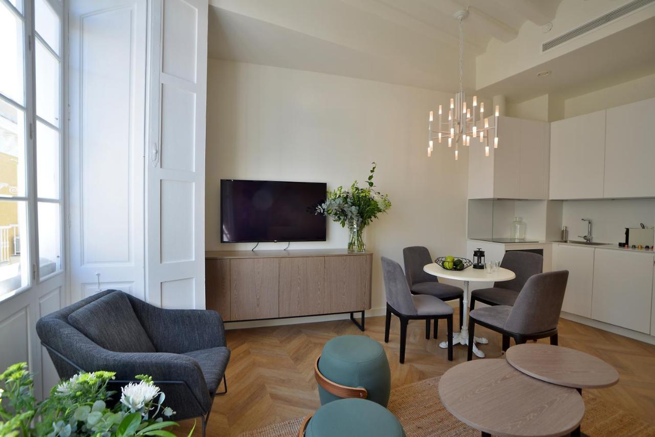 One-Bedroom Apartment,1111879026:JPEG